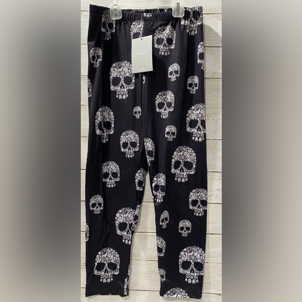 NWT Sissycos Floral Sugar Skull Capri Leggings Size Small S/L  21” Black & White